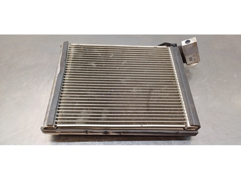 Recambio de evaporador aire acondicionado para toyota yaris hybrid active referencia OEM IAM 885010D310 75004540 
