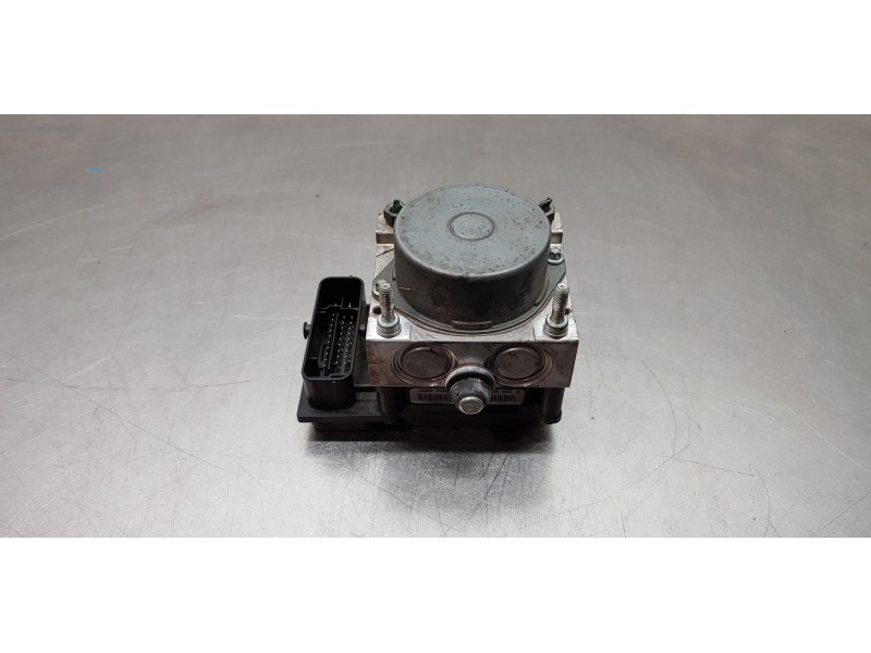 Recambio de abs para dacia duster laureate 4x2 referencia OEM IAM 8200846463  