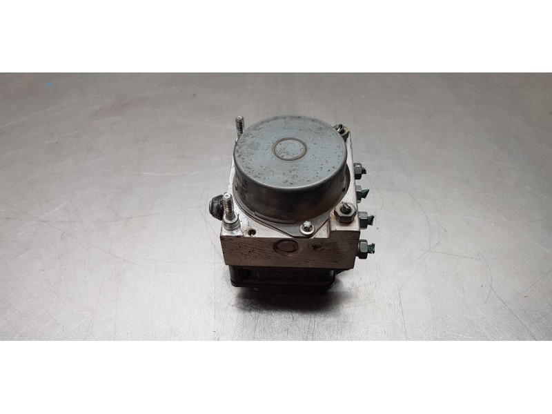 Recambio de abs para dacia duster laureate 4x2 referencia OEM IAM 8200846463  