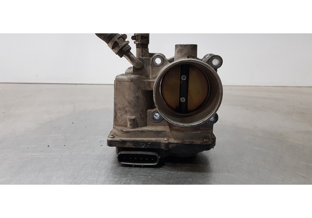 Recambio de caja mariposa para toyota corolla verso (r1) 1.8 luna referencia OEM IAM 220300D011  