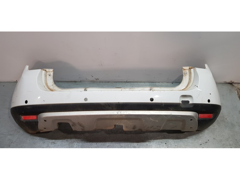 Recambio de paragolpes trasero para dacia duster laureate 4x2 referencia OEM IAM 850226743R  