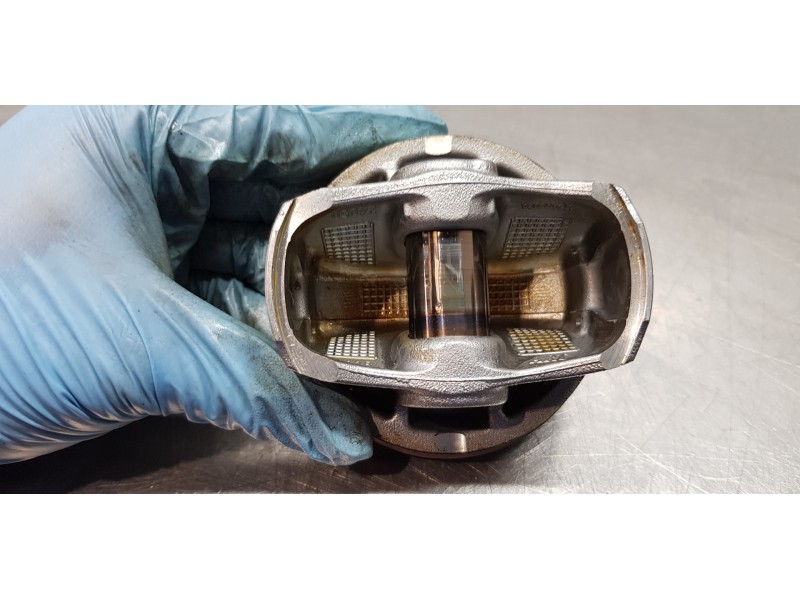 Recambio de piston para toyota corolla touring sports (e21) hybrid advance referencia OEM IAM 1310124050  