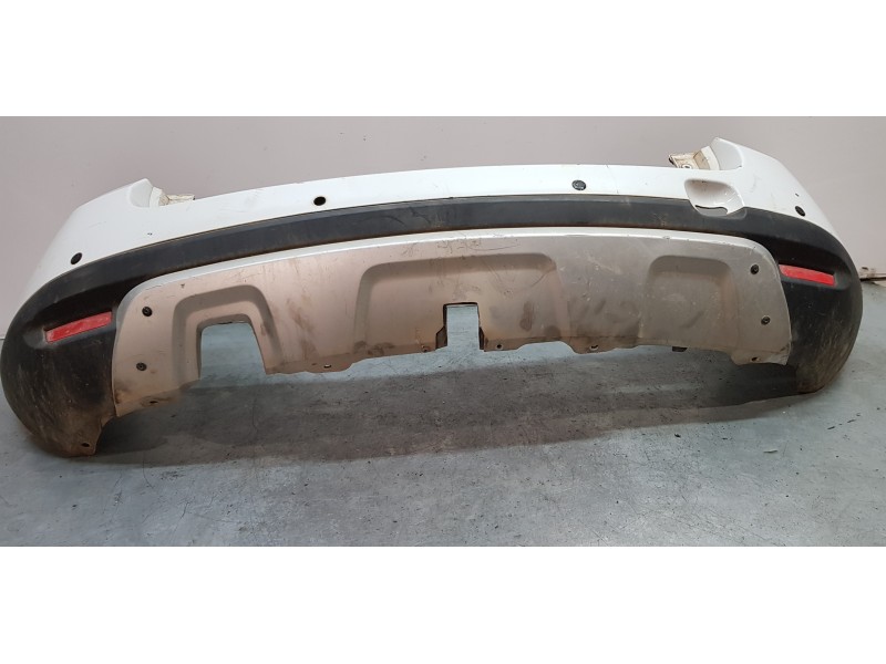 Recambio de paragolpes trasero para dacia duster laureate 4x2 referencia OEM IAM 850226743R  