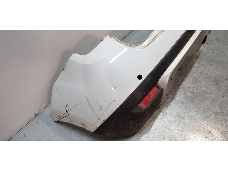 Recambio de paragolpes trasero para dacia duster laureate 4x2 referencia OEM IAM 850226743R  