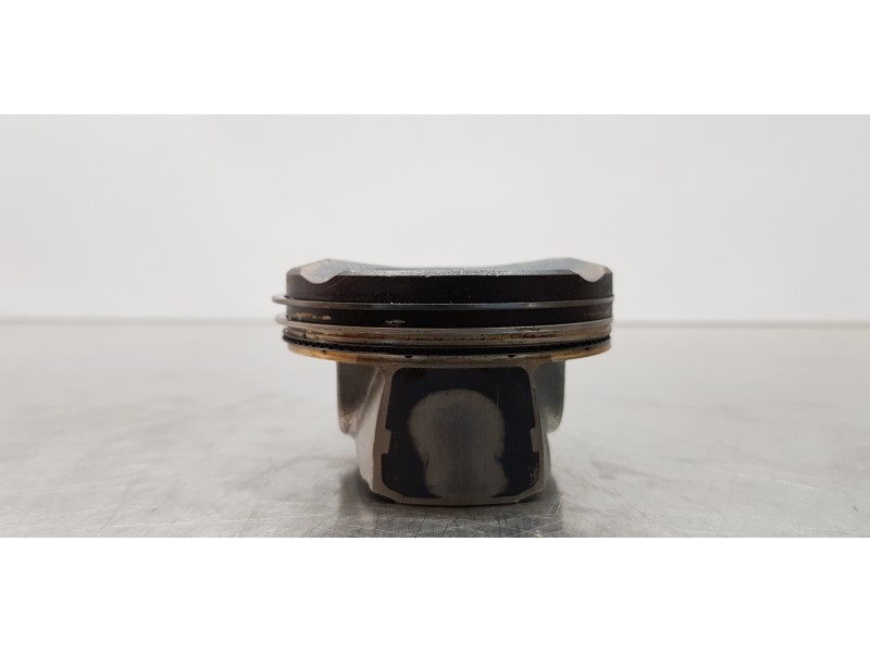 Recambio de piston para toyota corolla touring sports (e21) hybrid advance referencia OEM IAM 1310124050  