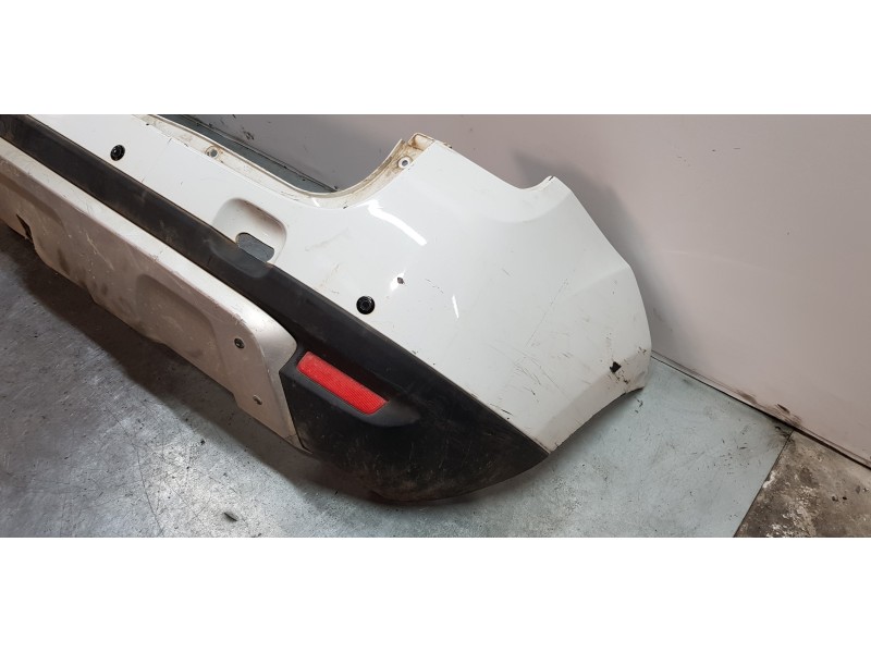 Recambio de paragolpes trasero para dacia duster laureate 4x2 referencia OEM IAM 850226743R  