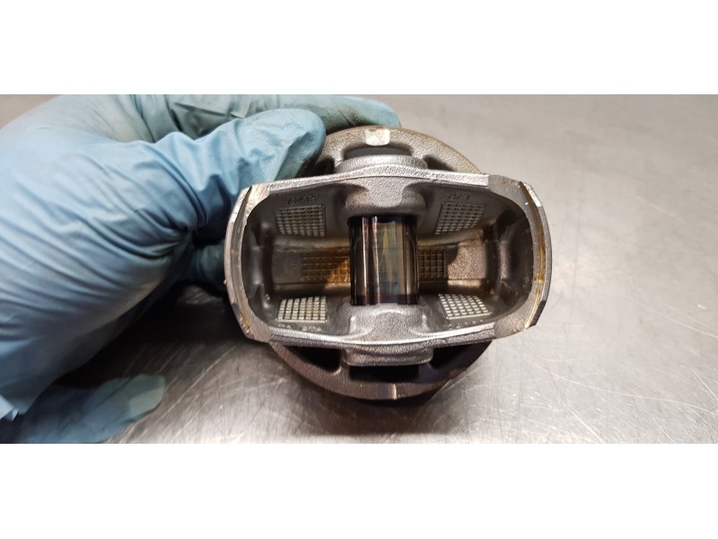 Recambio de piston para toyota corolla touring sports (e21) hybrid advance referencia OEM IAM 1310124050  