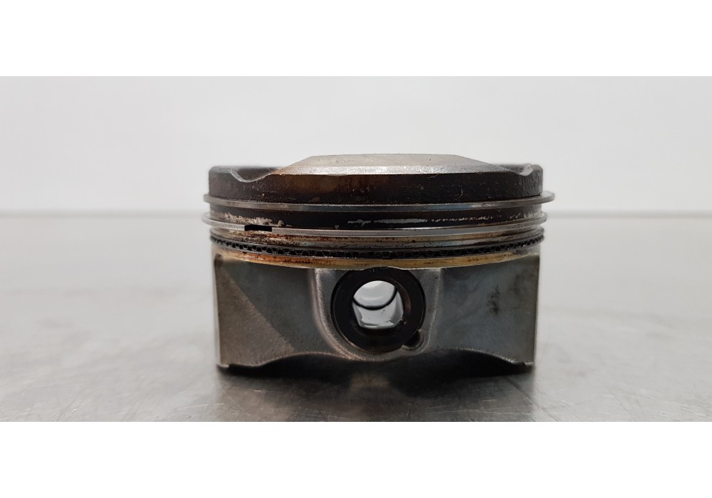 Recambio de piston para toyota corolla touring sports (e21) hybrid advance referencia OEM IAM 1310124050  