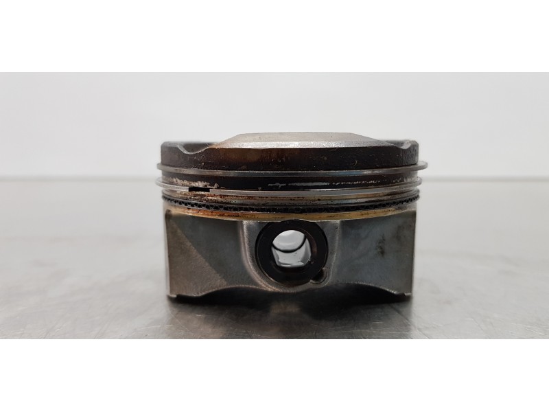 Recambio de piston para toyota corolla touring sports (e21) hybrid advance referencia OEM IAM 1310124050  