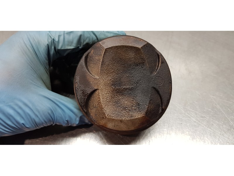 Recambio de piston para toyota corolla touring sports (e21) hybrid advance referencia OEM IAM 1310124050  