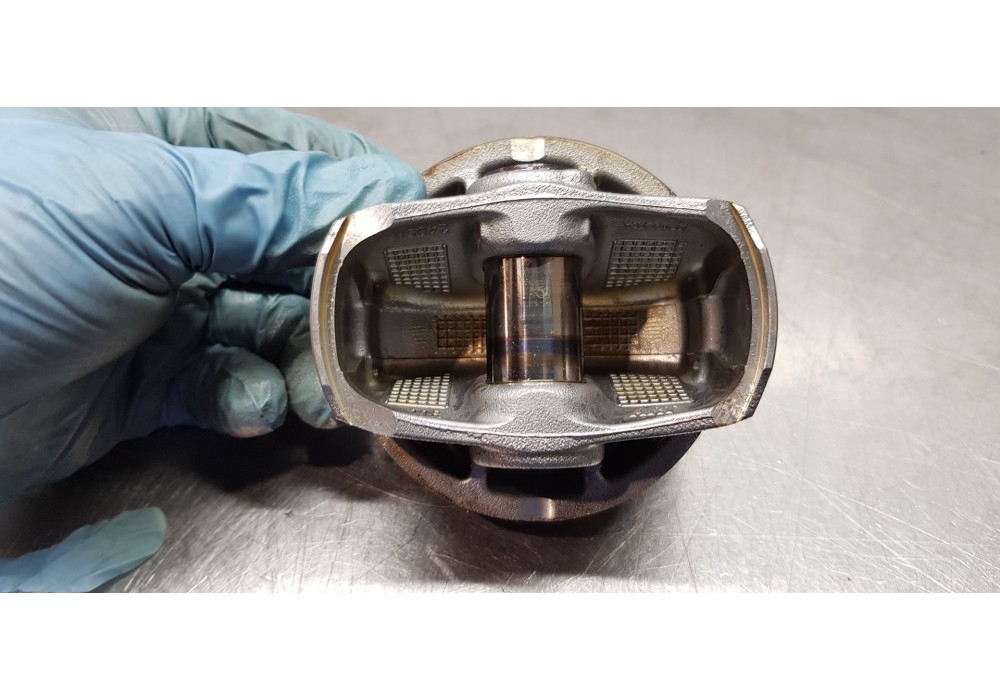 Recambio de piston para toyota corolla touring sports (e21) hybrid advance referencia OEM IAM 1310124050  