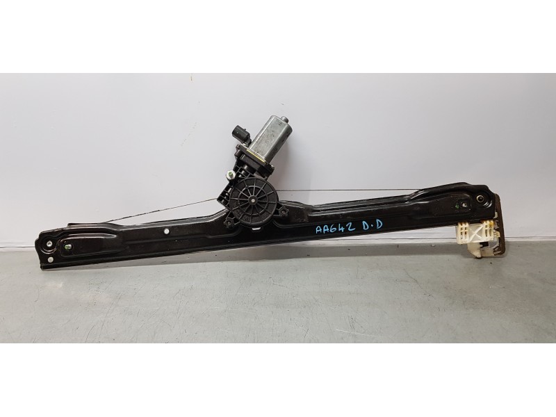 Recambio de elevalunas delantero derecho para iveco daily caja cerrada furgón 3.5 t referencia OEM IAM 5801901052   Recambio de elevalunas delantero derecho para iveco daily caja cerrada furgón 3.5 t referencia OEM IAM 5801901052