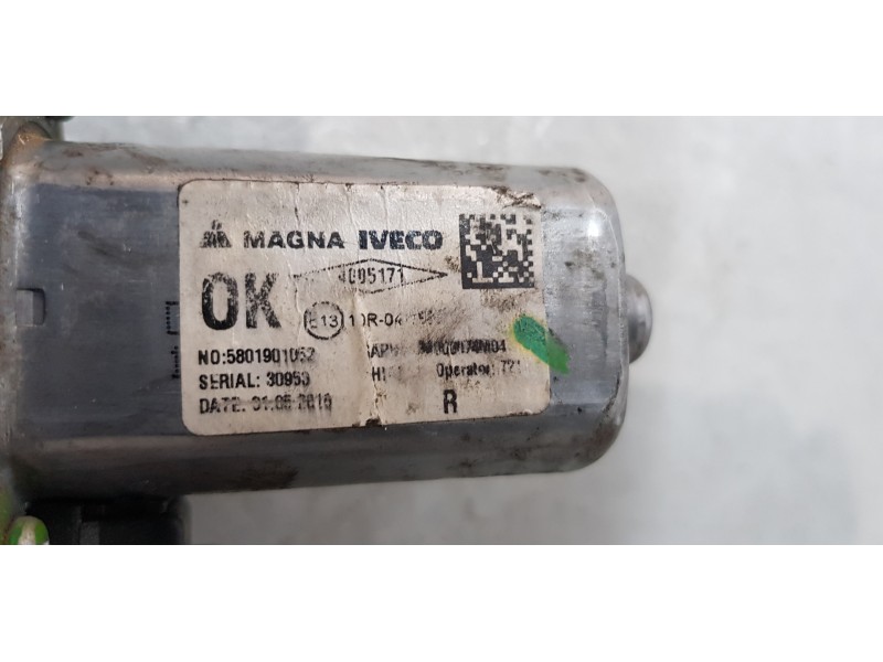 Recambio de elevalunas delantero derecho para iveco daily caja cerrada furgón 3.5 t referencia OEM IAM 5801901052   Recambio de elevalunas delantero derecho para iveco daily caja cerrada furgón 3.5 t referencia OEM IAM 5801901052