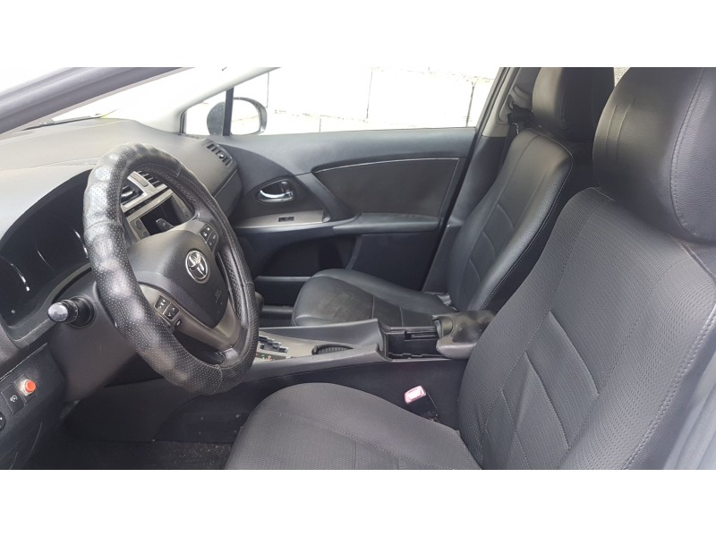 toyota avensis cross sport (t27) del año 2010