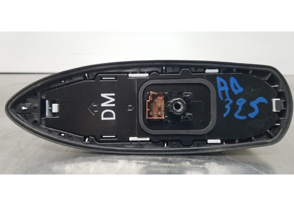 Recambio de antena para toyota corolla touring sports (e21) hybrid active referencia OEM IAM 8676002160  