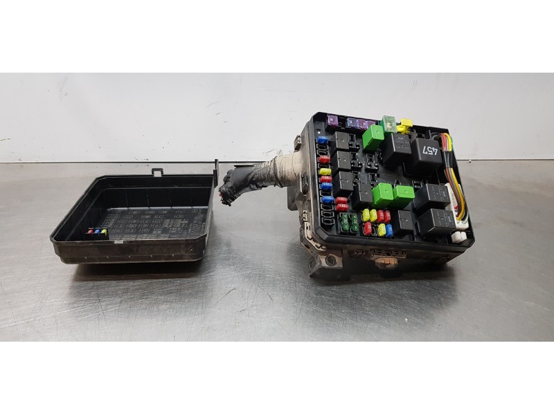 Recambio de caja reles / fusibles para mitsubishi outlander (cw0) challenge 4wd referencia OEM IAM 8565A111   Recambio de caja reles / fusibles para mitsubishi outlander (cw0) challenge 4wd referencia OEM IAM 8565A111