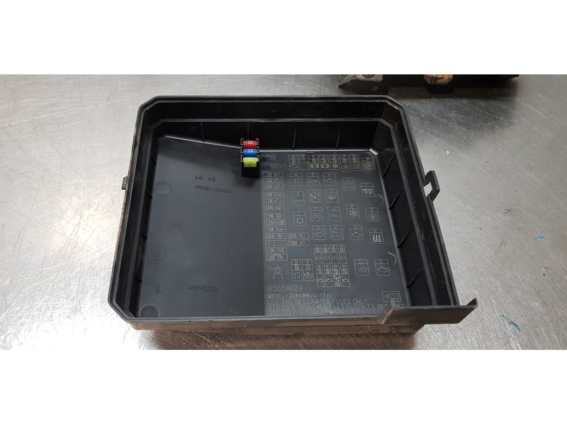 Recambio de caja reles / fusibles para mitsubishi outlander (cw0) challenge 4wd referencia OEM IAM 8565A111   Recambio de caja reles / fusibles para mitsubishi outlander (cw0) challenge 4wd referencia OEM IAM 8565A111