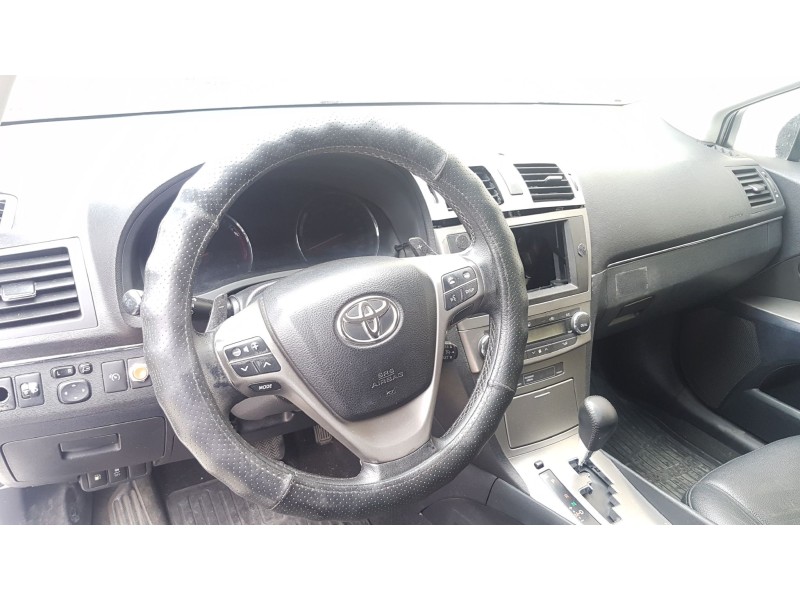 toyota avensis cross sport (t27) del año 2010