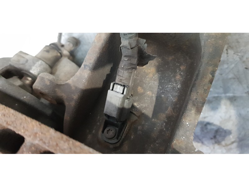 Recambio de mangueta delantera izquierda para ford c-max titanium referencia OEM IAM AV613K171  