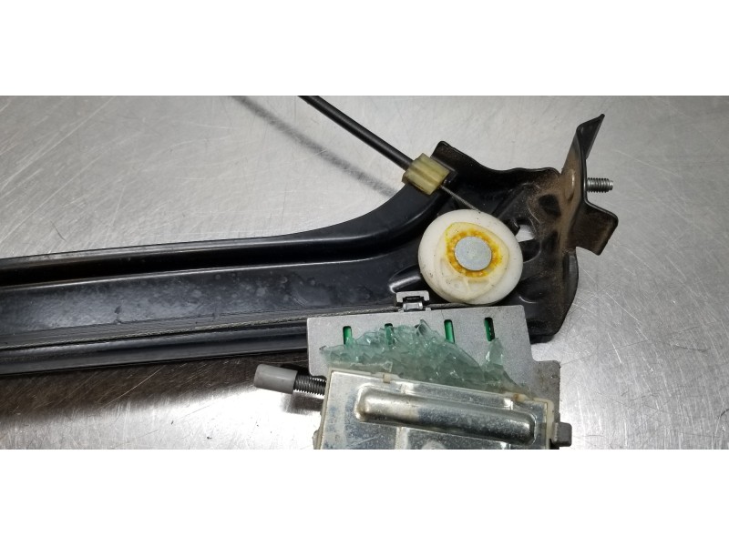 Recambio de elevalunas delantero derecho para opel astra twin top cosmo referencia OEM IAM 13193232   Recambio de elevalunas delantero derecho para opel astra twin top cosmo referencia OEM IAM 13193232