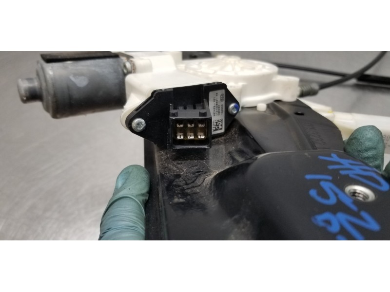 Recambio de elevalunas delantero derecho para opel astra twin top cosmo referencia OEM IAM 13193232   Recambio de elevalunas delantero derecho para opel astra twin top cosmo referencia OEM IAM 13193232