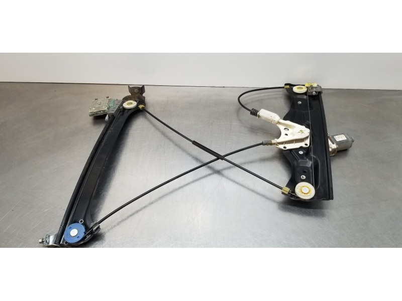 Recambio de elevalunas delantero izquierdo para opel astra twin top cosmo referencia OEM IAM 93187001  