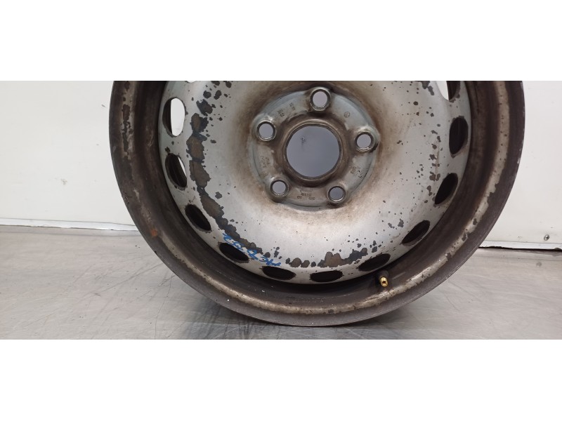 Recambio de llanta para volkswagen caddy ka/kb (2c) kasten bluemotion referencia OEM IAM 2K0601027B   Recambio de llanta para volkswagen caddy ka/kb (2c) kasten bluemotion referencia OEM IAM 2K0601027B
