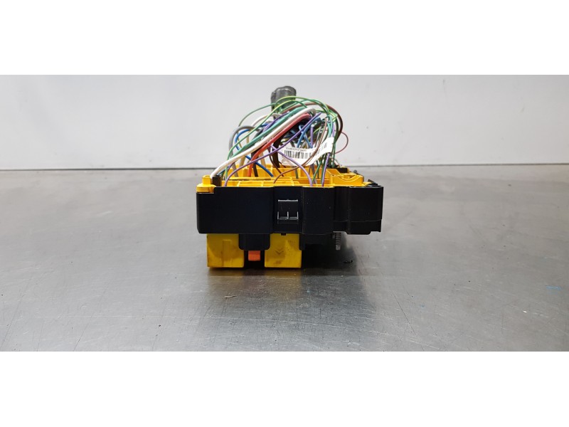 Recambio de caja reles / fusibles para citroen c4 cactus feel referencia OEM IAM 9804846880  