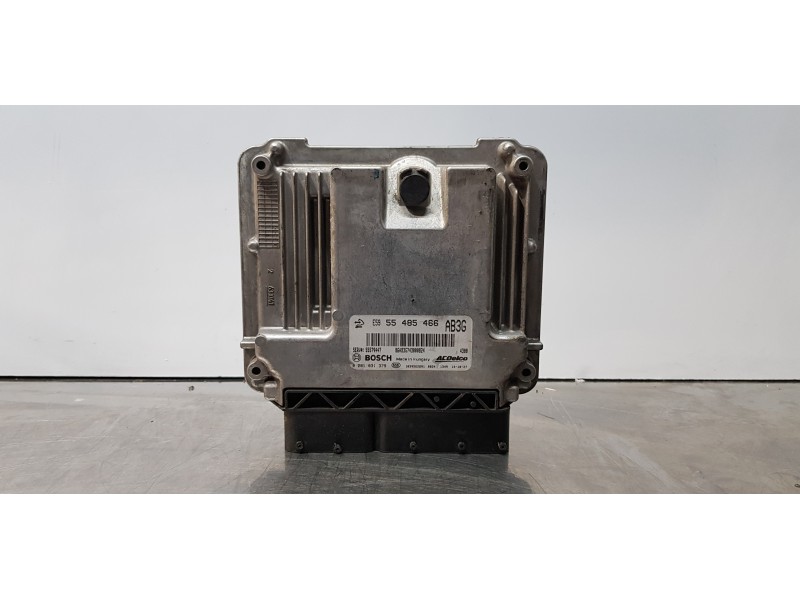 Recambio de centralita motor uce para opel zafira tourer expression referencia OEM IAM 55485466  