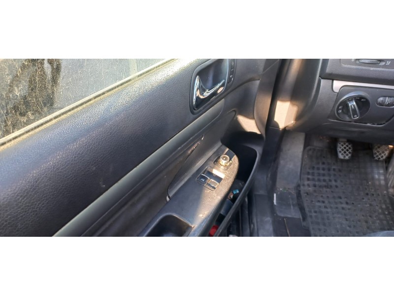 volkswagen golf v berlina (1k1) del año 2004 volkswagen golf v berlina (1k1) del año 2004