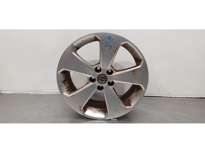 Recambio de llanta para opel mokka selective referencia OEM IAM 95396384  