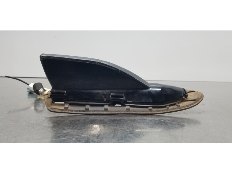 Recambio de antena para mitsubishi outlander (gf0) motion 2wd referencia OEM IAM 8723A422  