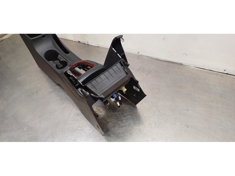 Recambio de apoyabrazos central para hyundai kona klass 2wd referencia OEM IAM 84660J9000TRY 84611J9000TRY 