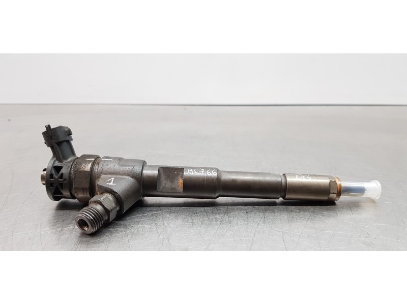 Recambio de inyector para nissan nv 200 (m20) kombi comfort referencia OEM IAM H8201108033 0445110485 