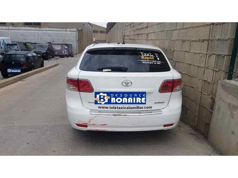 toyota avensis cross sport (t27) del año 2010