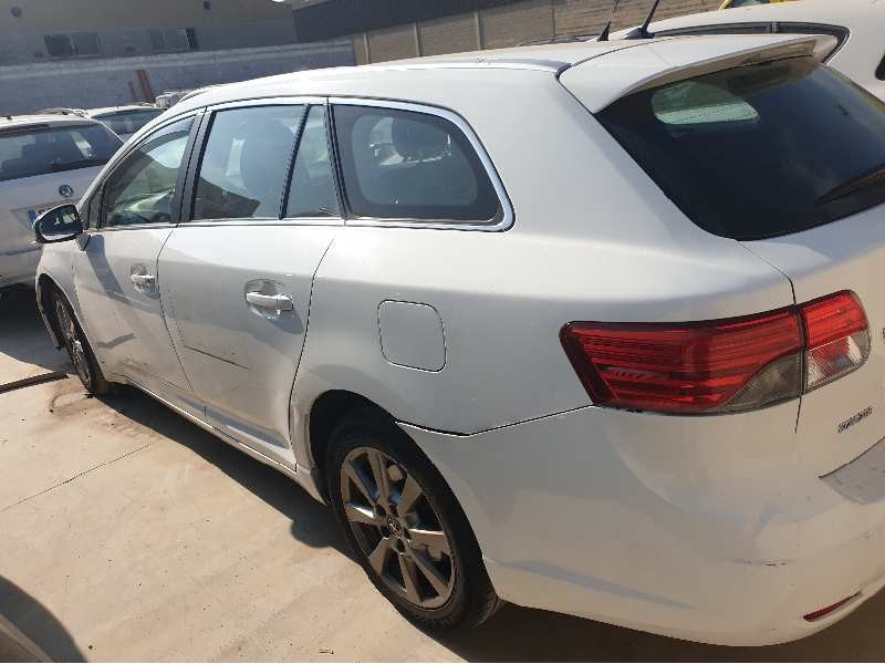 toyota avensis (t27) del año 2012