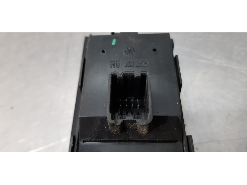 Recambio de mando elevalunas delantero izquierdo para opel zafira tourer expression referencia OEM IAM 13305978  