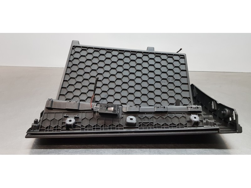 Recambio de guantera para seat leon sportstourer (kl8) xcellence referencia OEM IAM 5FB857095F4PK 05FB857095F 5FB857095F