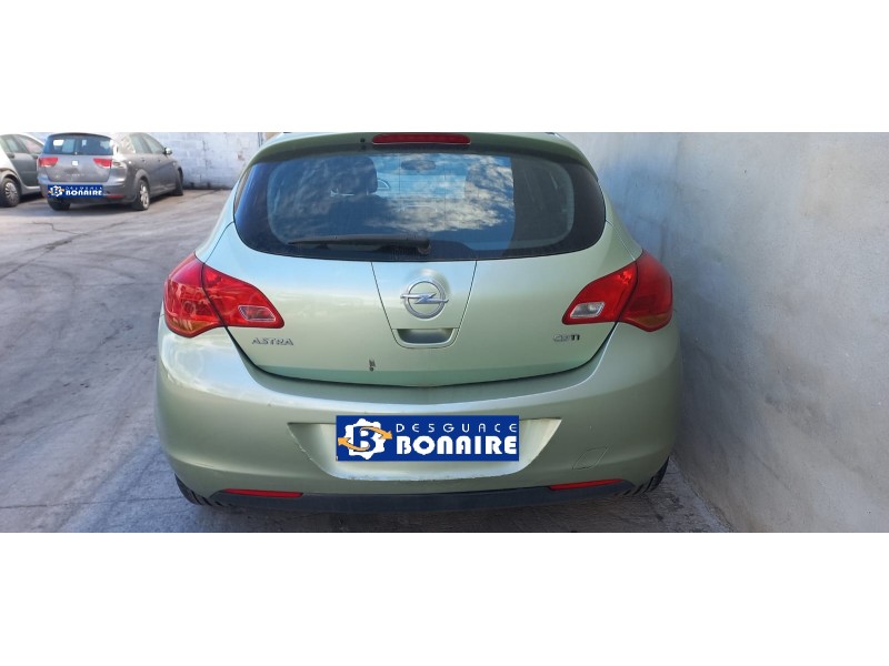 opel astra j lim. del año 2012