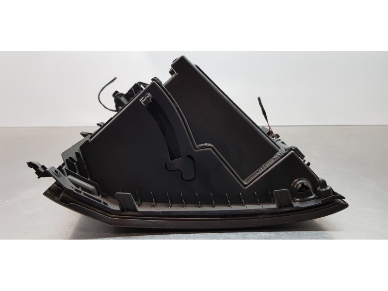 Recambio de guantera para seat leon sportstourer (kl8) xcellence referencia OEM IAM 5FB857095F4PK 05FB857095F 5FB857095F