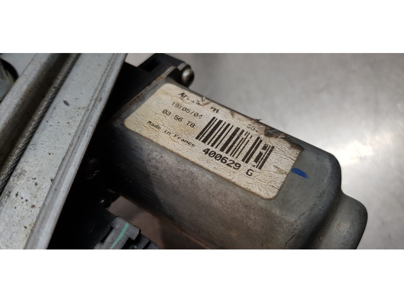 Recambio de elevalunas delantero derecho para renault espace iv (jk0) initiale referencia OEM IAM 8200017894  