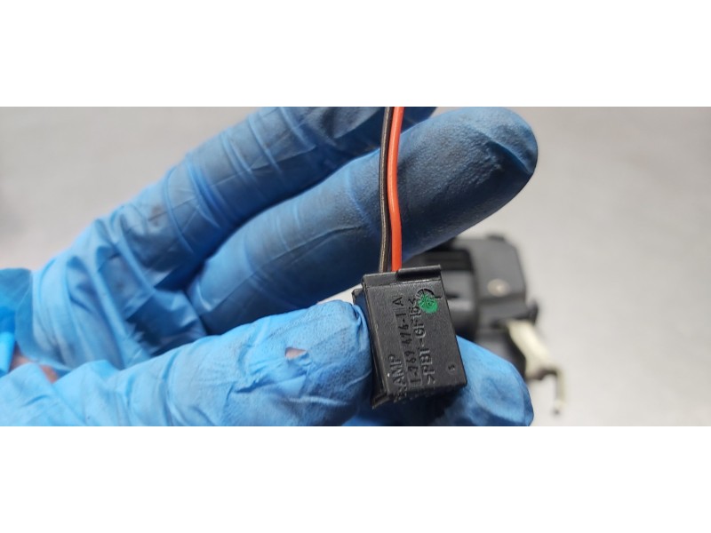 Recambio de cerradura puerta delantera derecha para mercedes clase clk (w209) coupe 320 (209.365) referencia OEM IAM 2097200435 