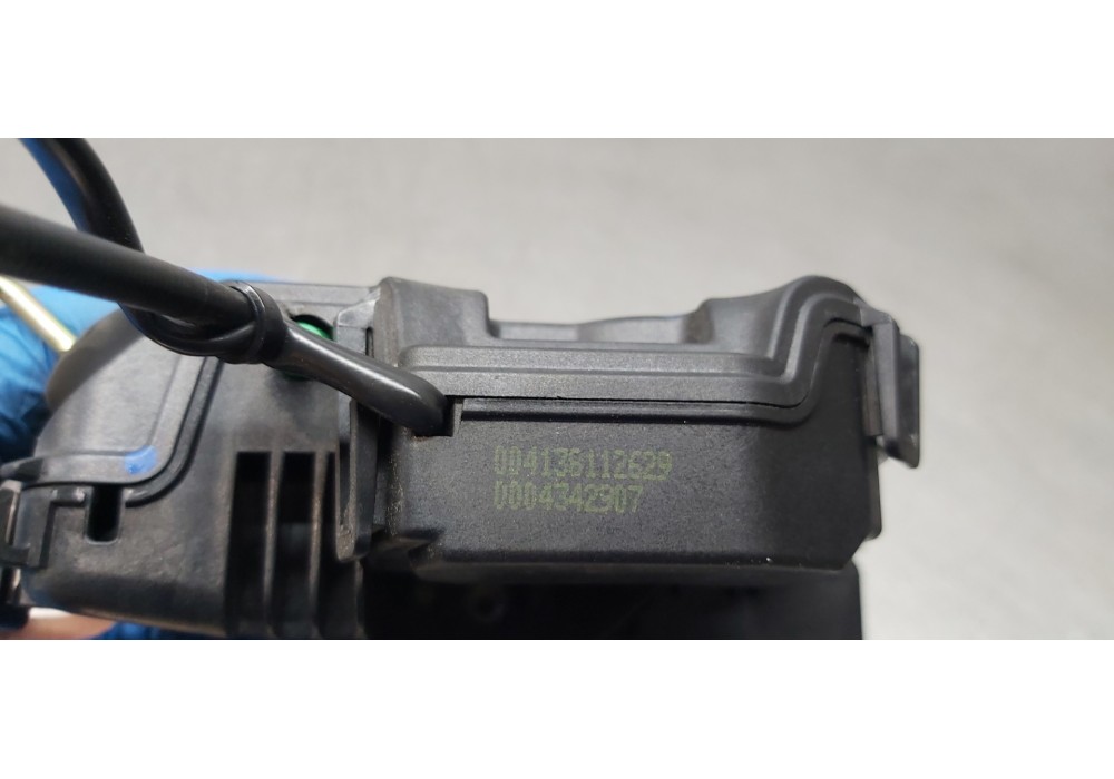 Recambio de cerradura puerta delantera derecha para mercedes clase clk (w209) coupe 320 (209.365) referencia OEM IAM 2097200435 