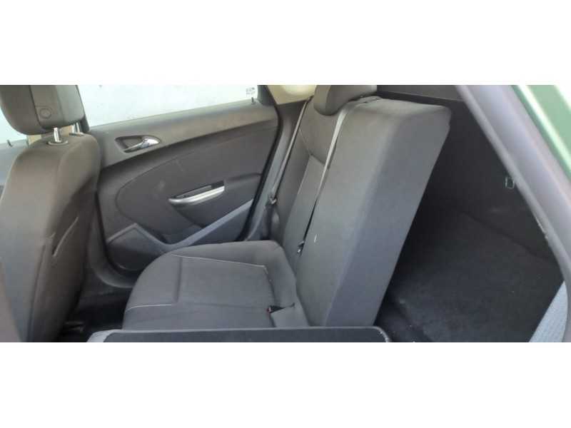 opel astra j lim. del año 2012