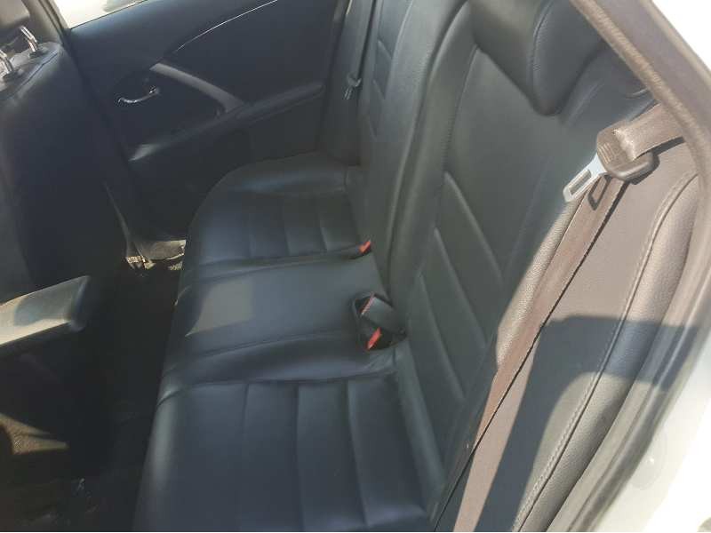 toyota avensis (t27) del año 2012