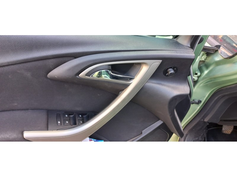 opel astra j lim. del año 2012