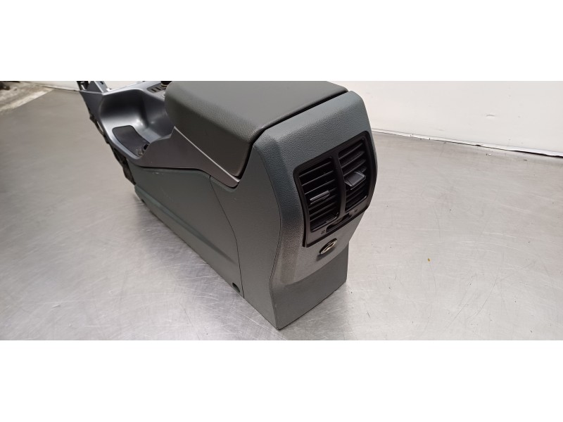 Recambio de apoyabrazos central para ford c-max trend referencia OEM IAM 1807156 AM51R045M18EJ3AM5  Recambio de apoyabrazos central para ford c-max trend referencia OEM IAM 1807156 AM51R045M18EJ3AM5