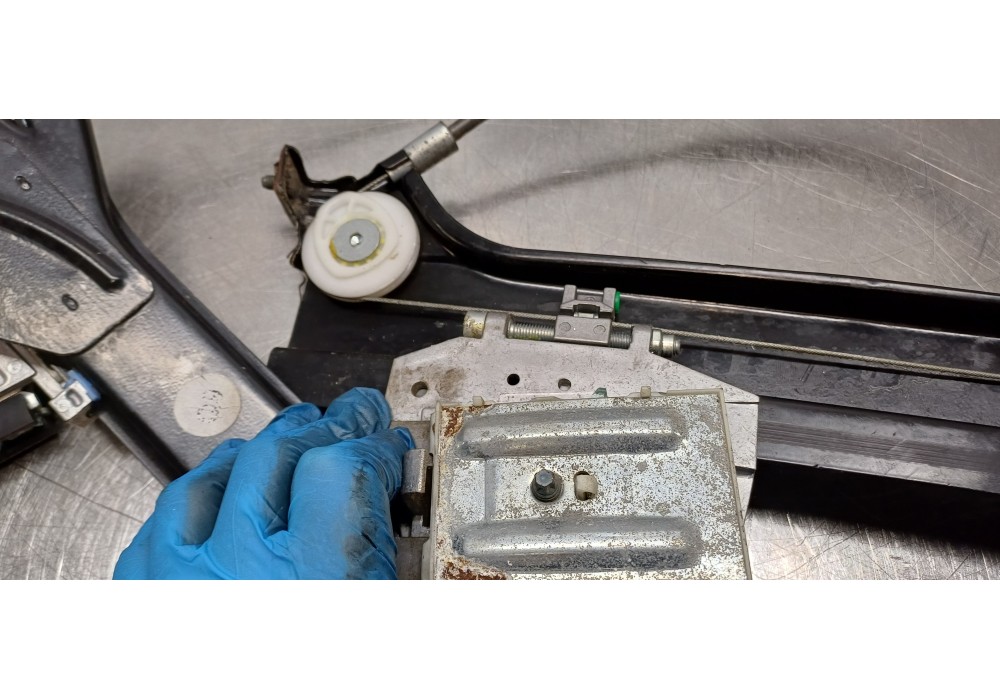 Recambio de elevalunas delantero izquierdo para mercedes clase clk (w209) coupe 320 (209.365) referencia OEM IAM A2097200746  