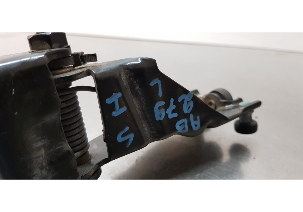 Recambio de soporte / guia puerta corredera para chrysler grand voyager limited referencia OEM IAM 05020673AB  