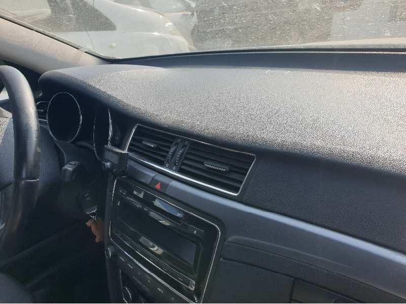 skoda superb combi (3t5) del año 2011